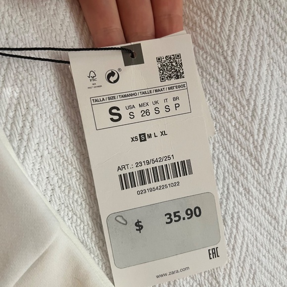 Zara high waisted shorts white with gold buttons - Picture 3 of 6